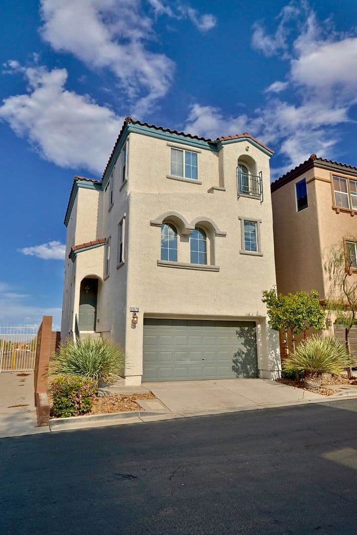Las Vegas House: 9578 Summer Furnace