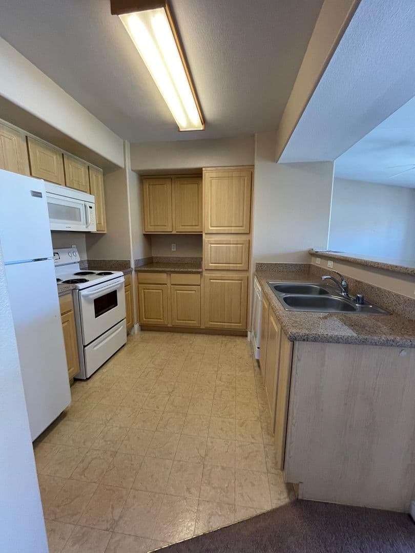 Las Vegas House: 8000 Badura Ave. #2133