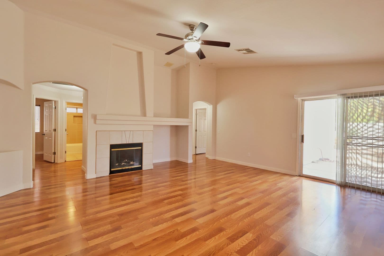 Henderson House: 994 Trackers Glen Avenue