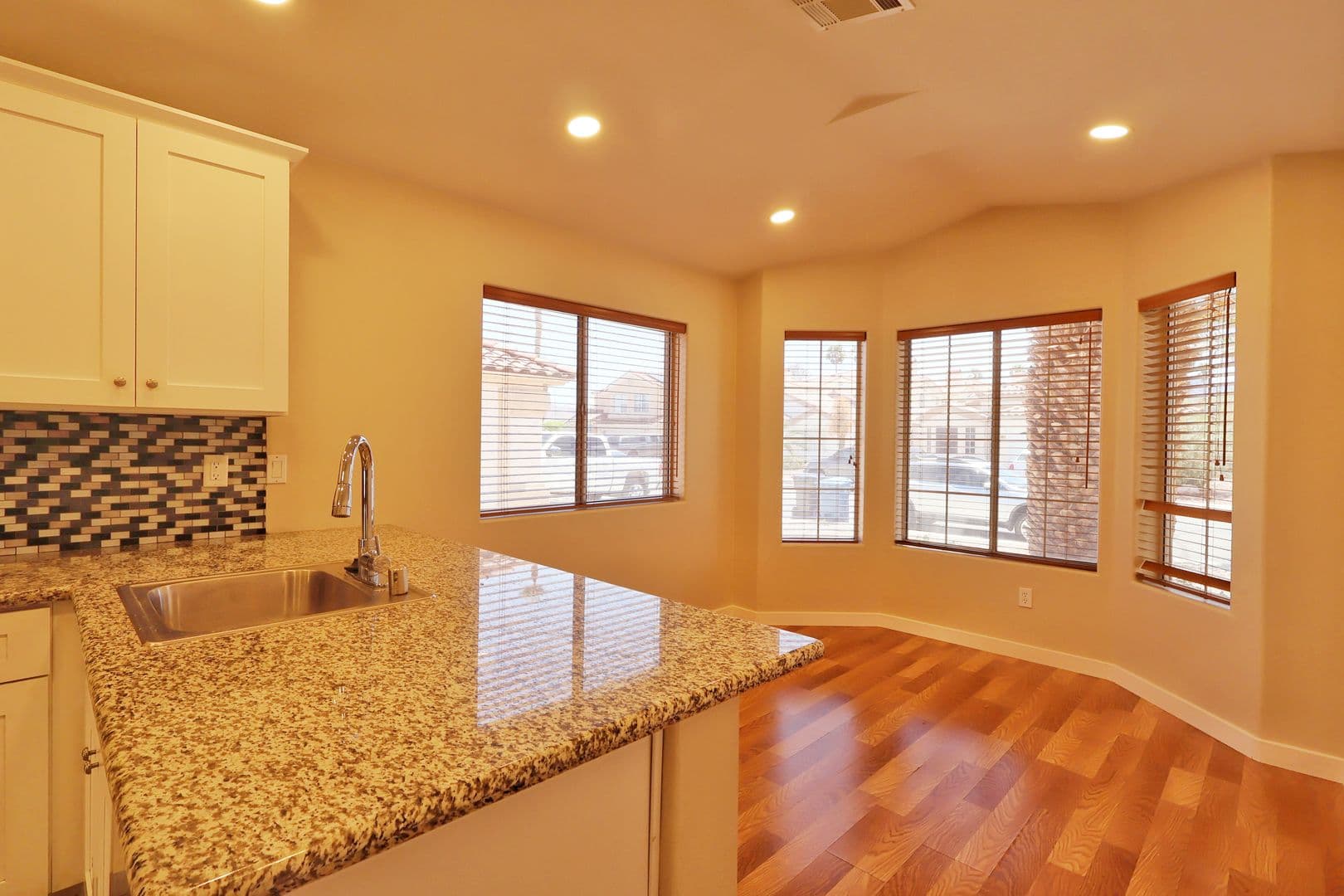 Henderson House: 994 Trackers Glen Avenue