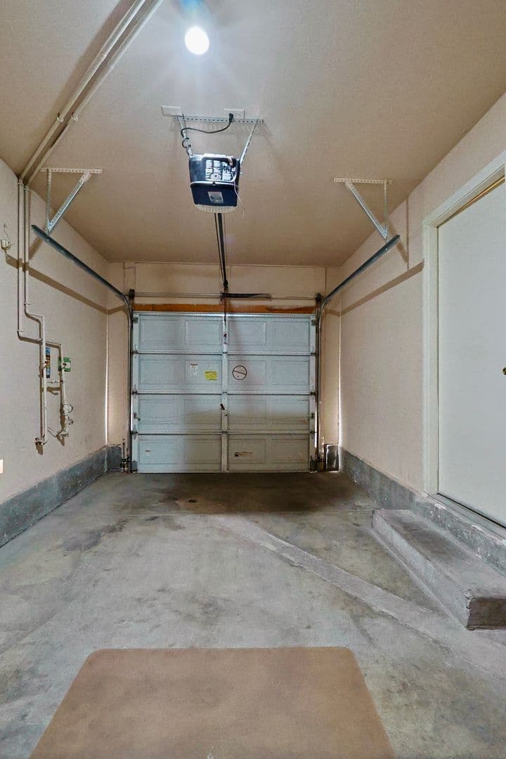 Las Vegas House: 10048 Delicate Dew St.