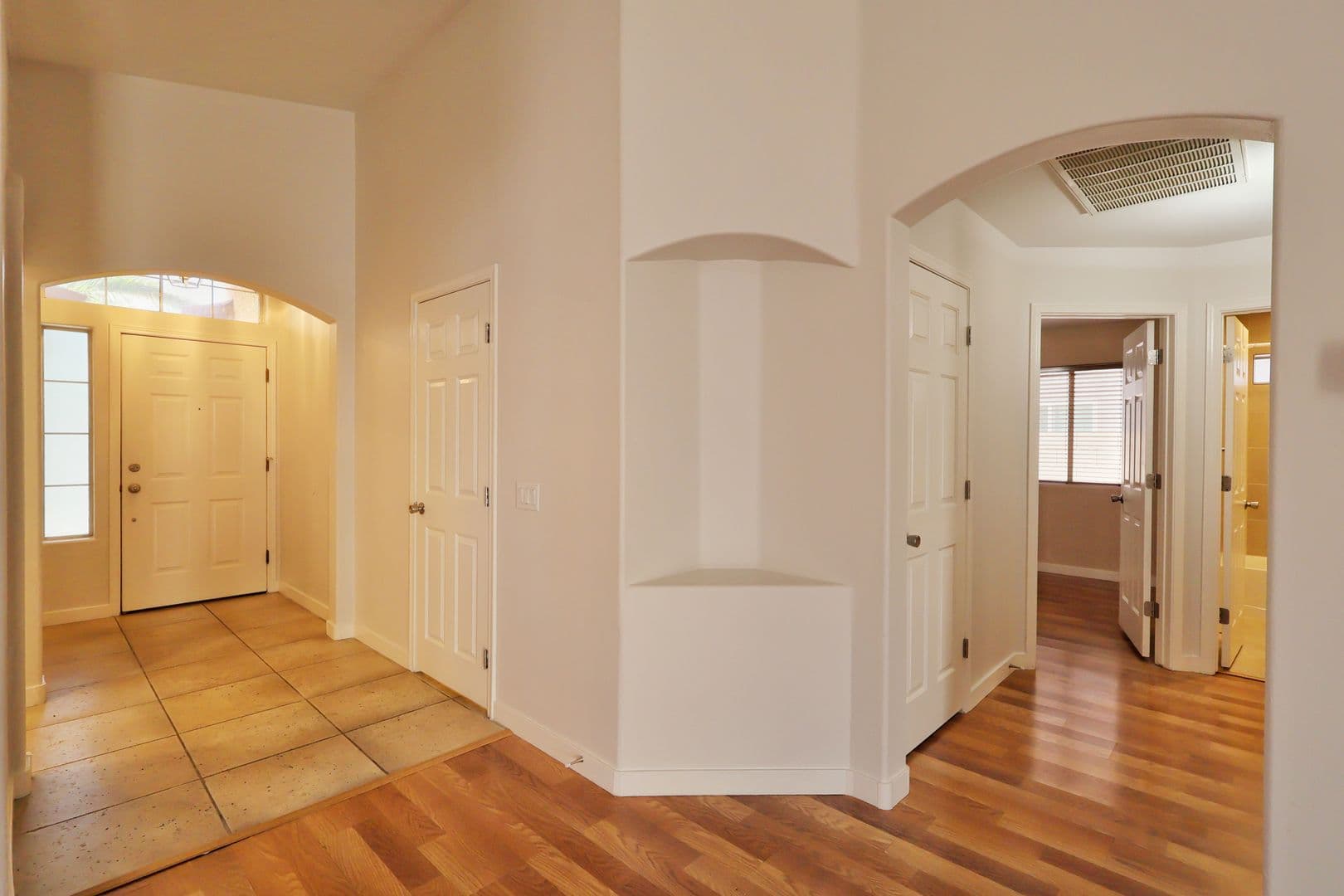Henderson House: 994 Trackers Glen Avenue