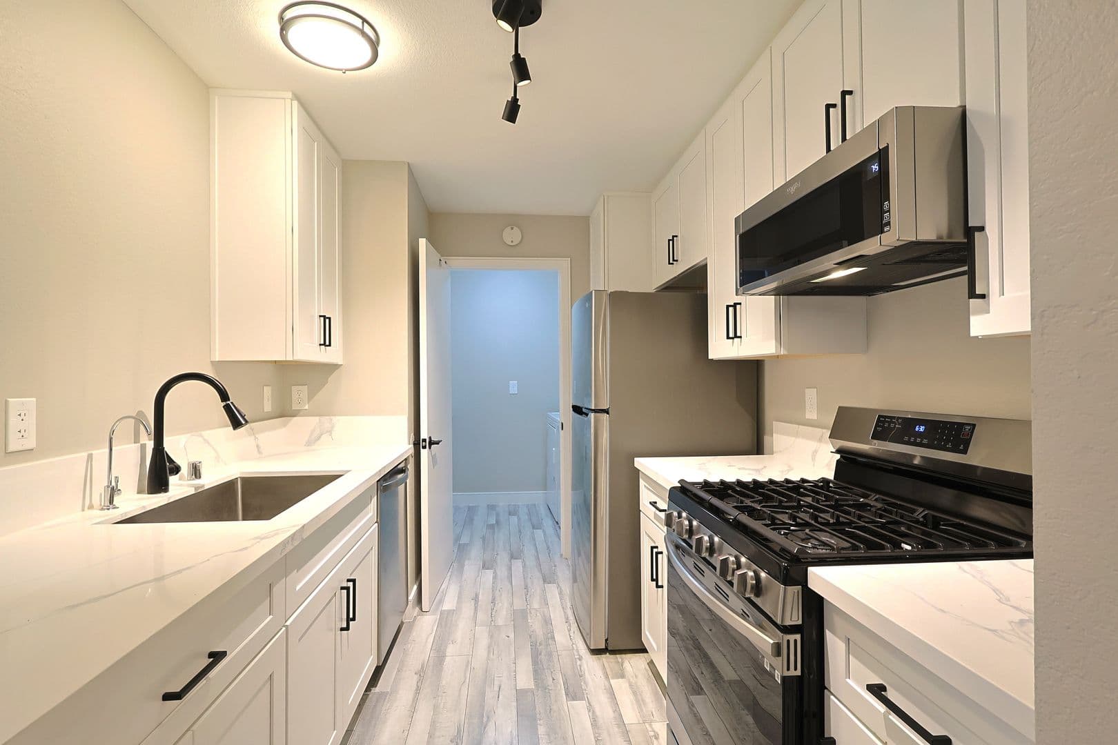 Las Vegas House: 2200 South Fort Apache Road #1108
