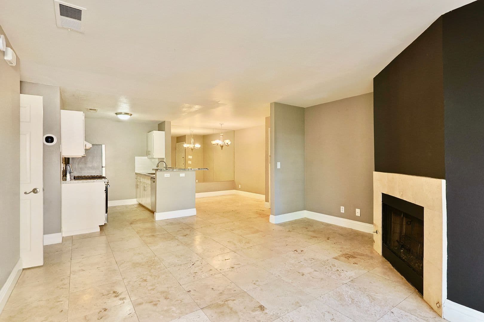 Las Vegas House: 2200 S. Fort Apache Road #1015