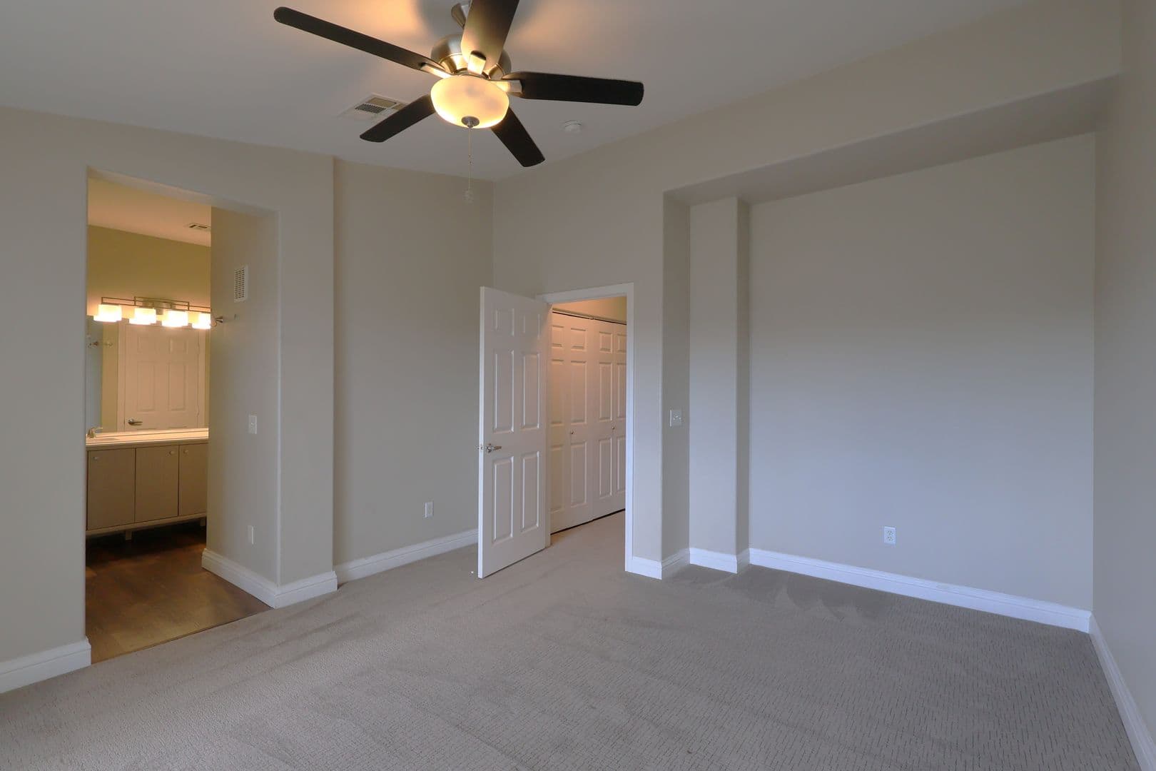 Las Vegas House: 712 Peachy Canyon #102