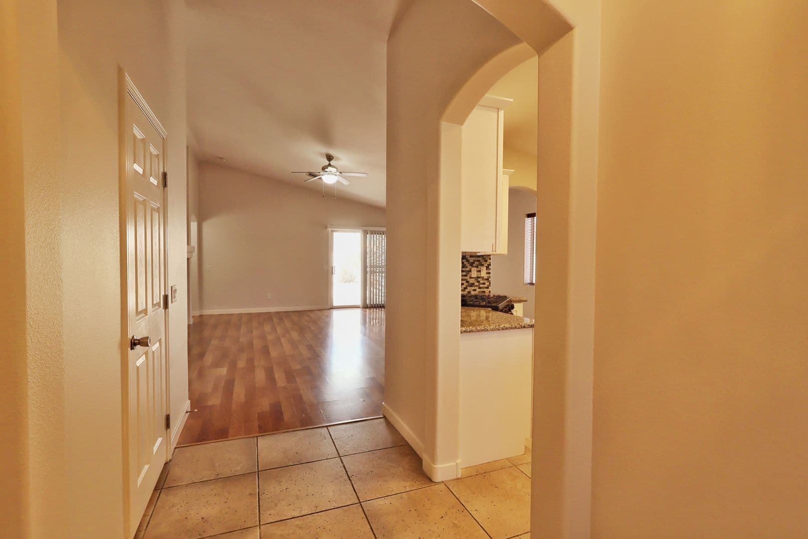 Henderson House: 994 Trackers Glen Avenue