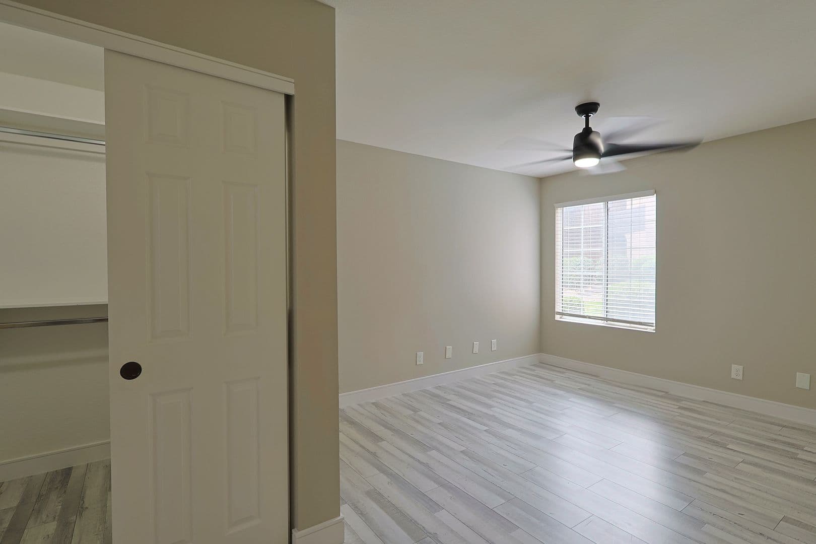 Las Vegas House: 2200 South Fort Apache Road #1108