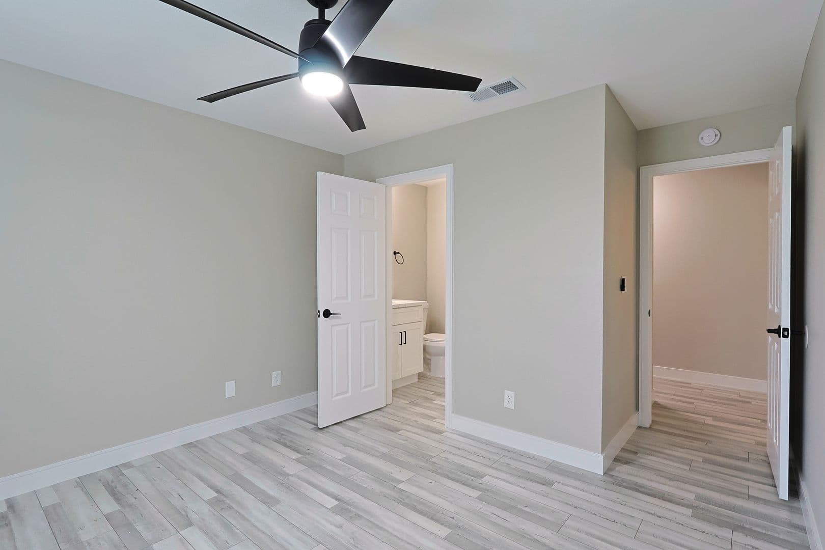 Las Vegas House: 2200 South Fort Apache Road #1108