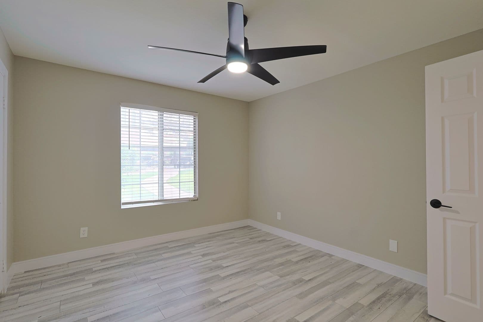 Las Vegas House: 2200 South Fort Apache Road #1108