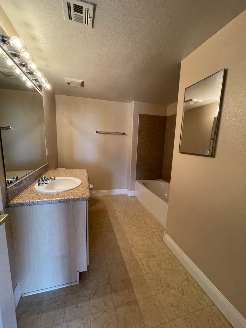 Las Vegas House: 8000 Badura Ave. #2133