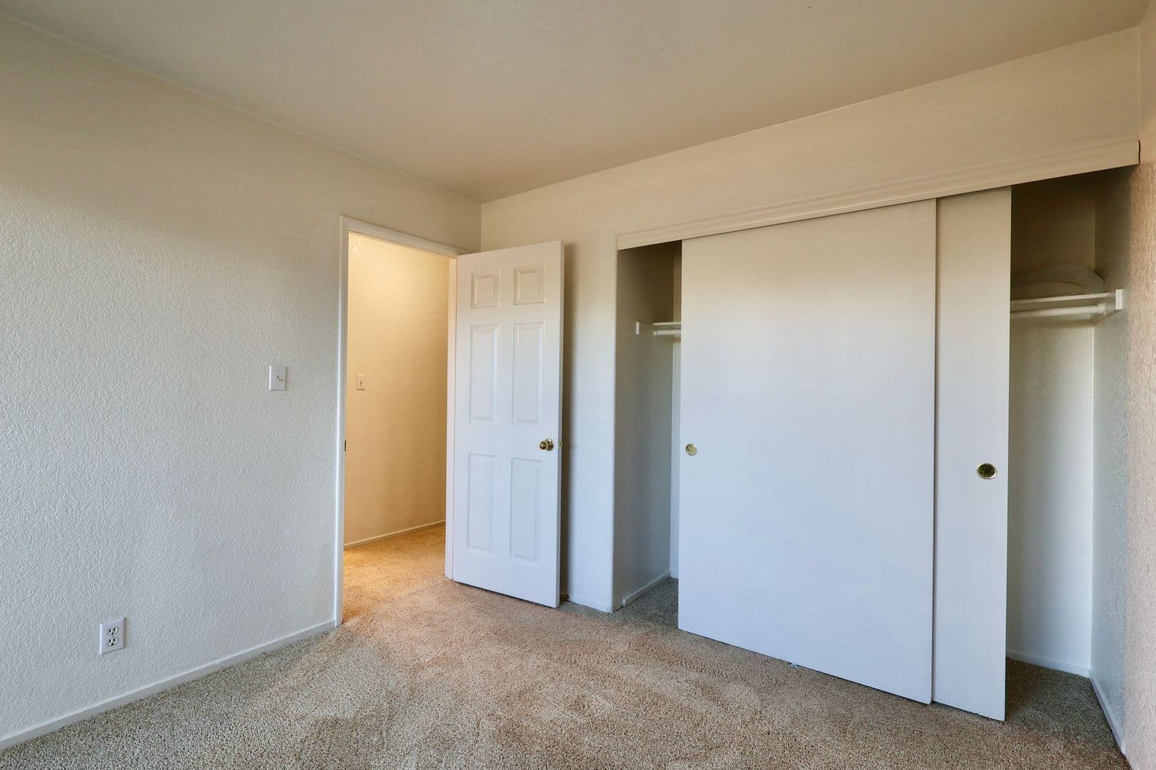 Las Vegas House: 5008 S. Rainbow Blvd. #105