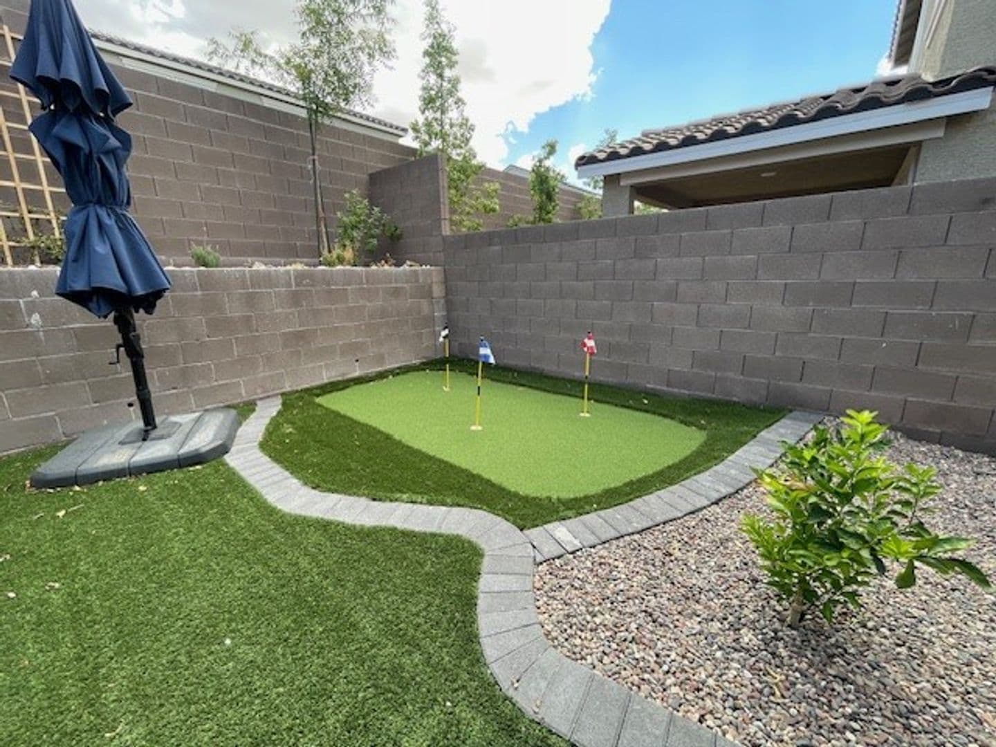 Henderson House: 3493 Argiento Ave