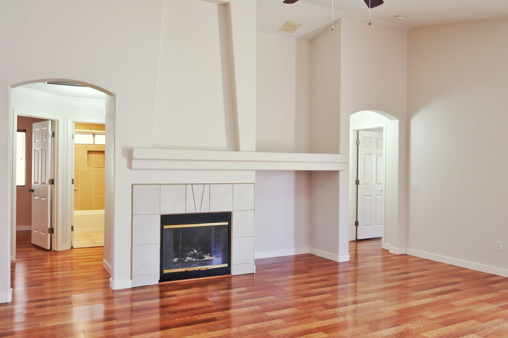 Henderson House: 994 Trackers Glen Avenue