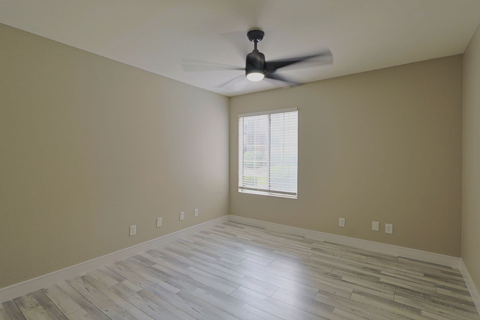 Las Vegas House: 2200 South Fort Apache Road #1108