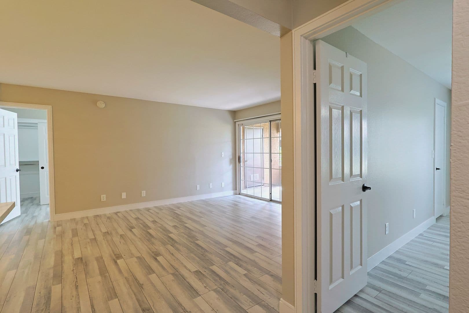 Las Vegas House: 2200 South Fort Apache Road #1108