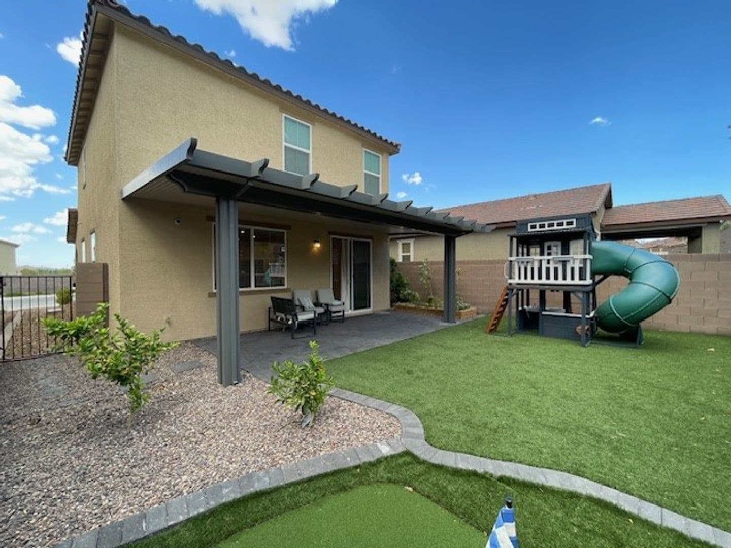 Henderson House: 3493 Argiento Ave