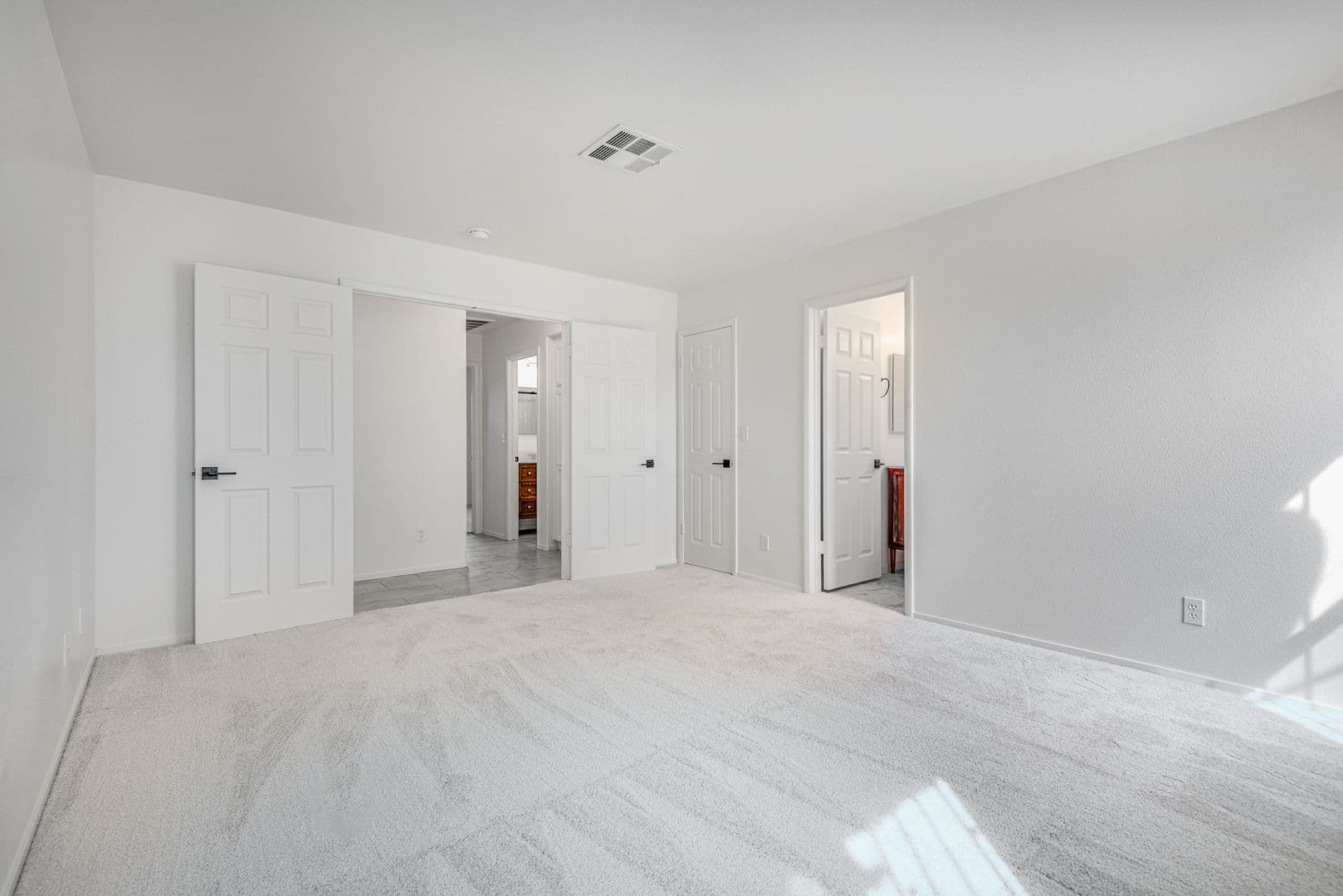 N Las Vegas House: 4319 E. Pageantry Falls Dr