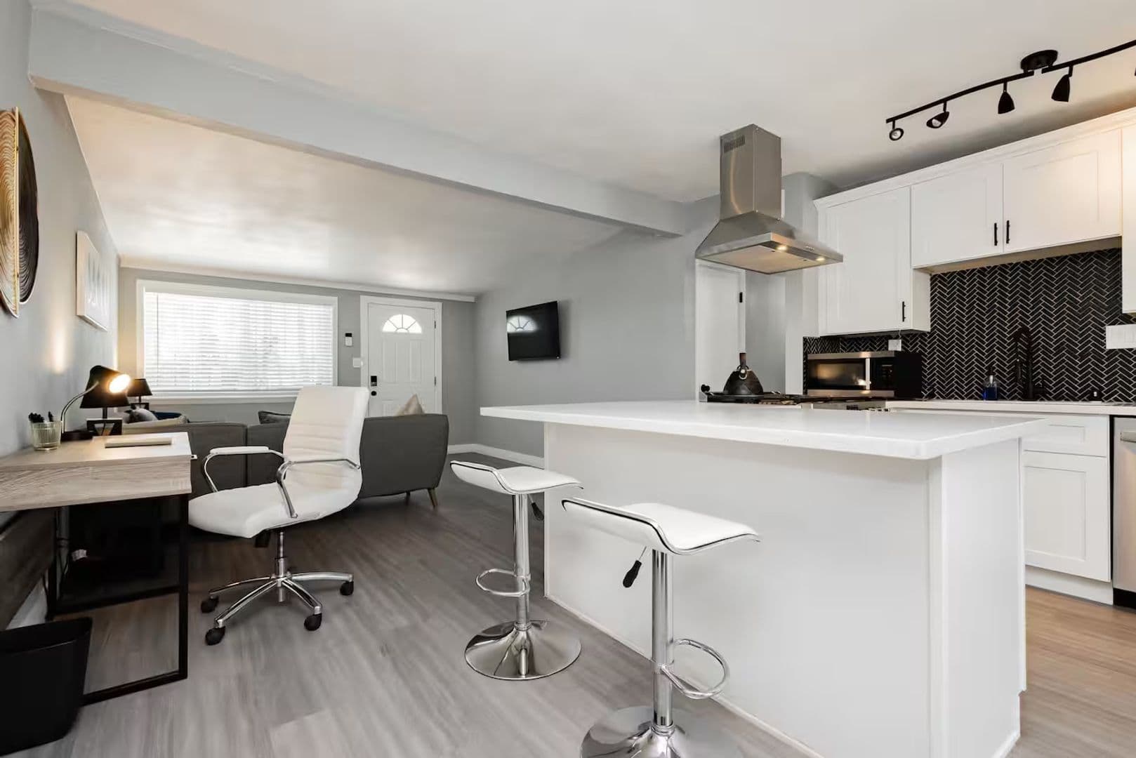 Las Vegas House: 1634 Serenada Avenue