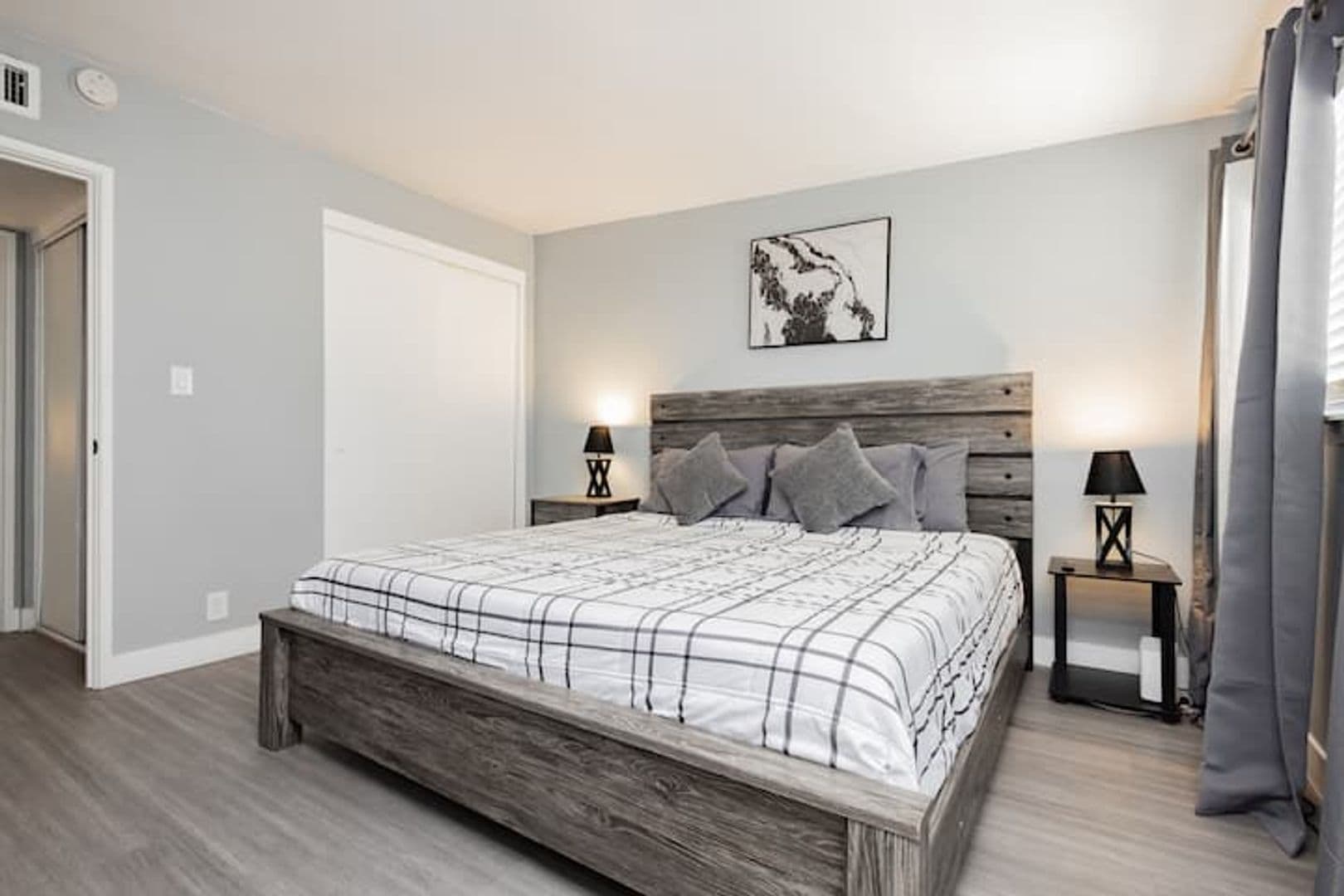 Las Vegas House: 1634 Serenada Avenue