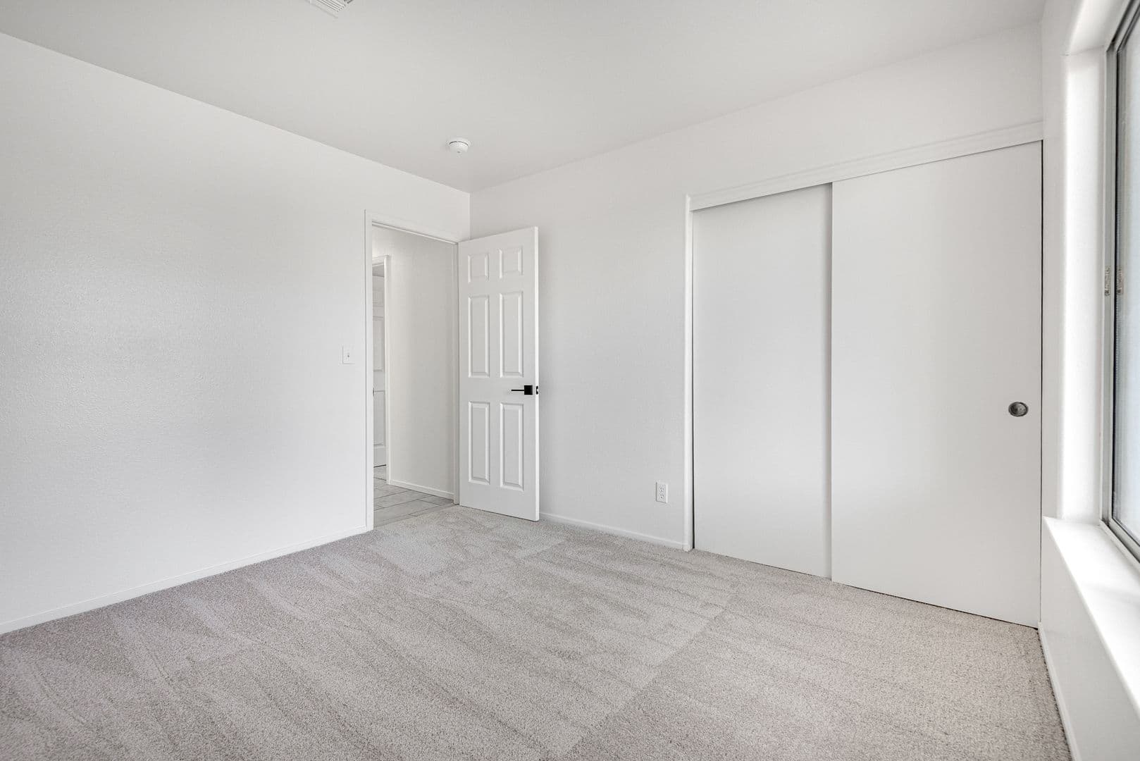 N Las Vegas House: 4319 E. Pageantry Falls Dr