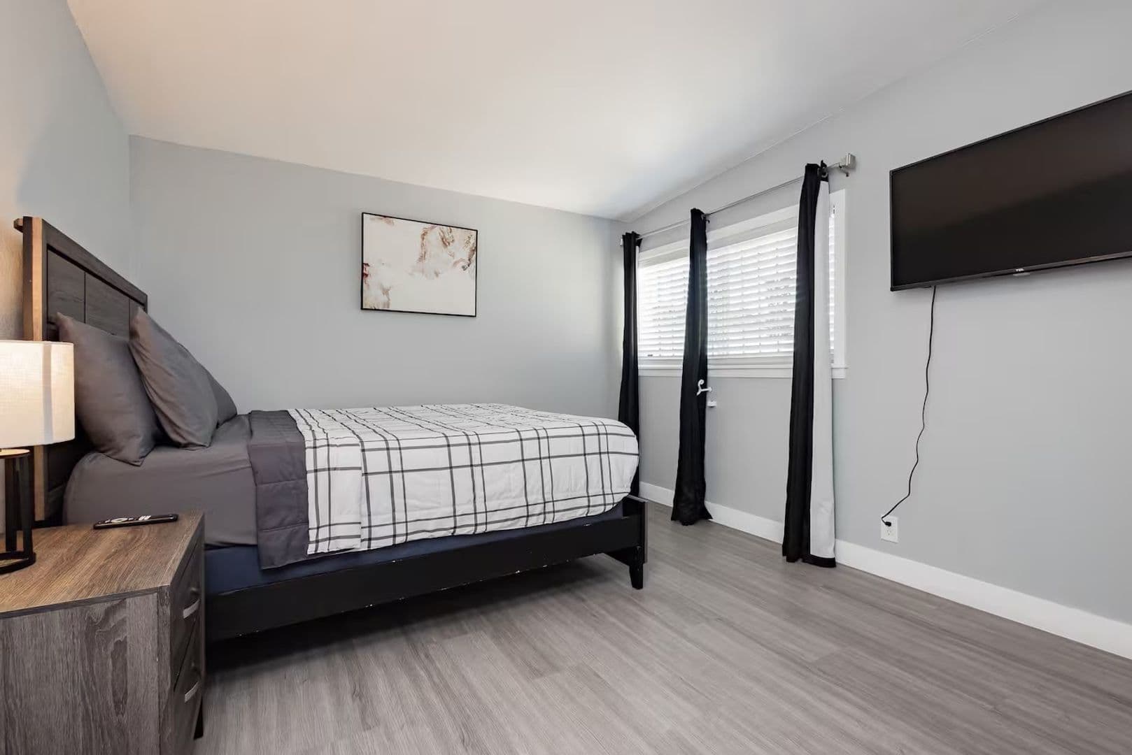 Las Vegas House: 1634 Serenada Avenue