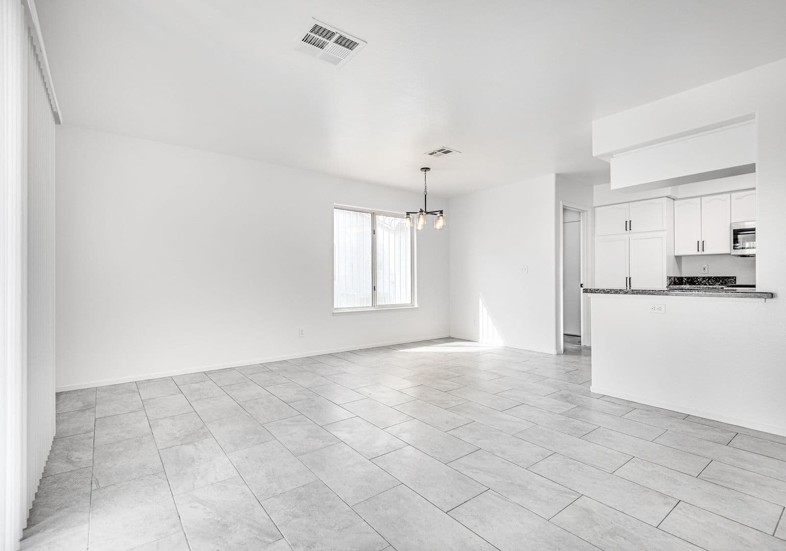 N Las Vegas House: 4319 E. Pageantry Falls Dr
