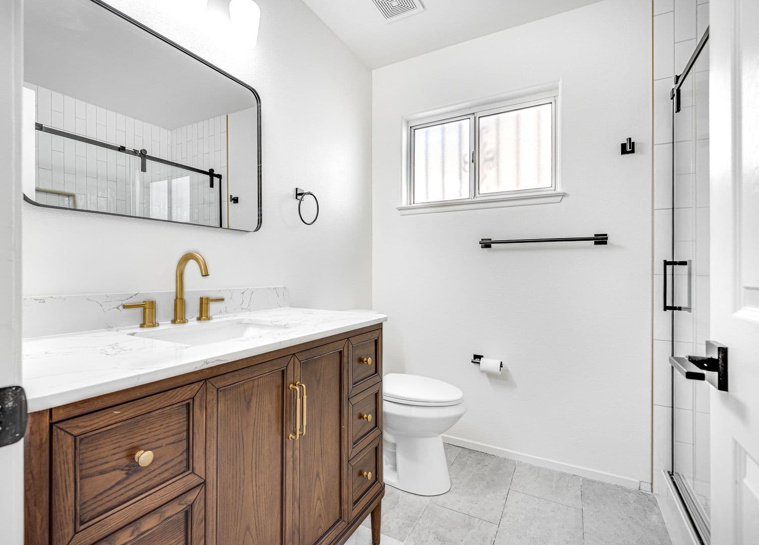 N Las Vegas House: 4319 E. Pageantry Falls Dr