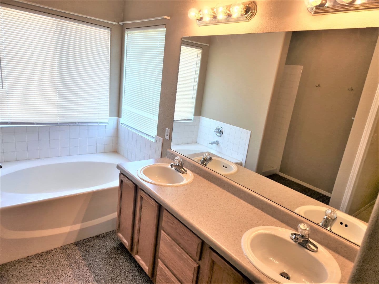 Fountain House: 796 Ridgebury Place
