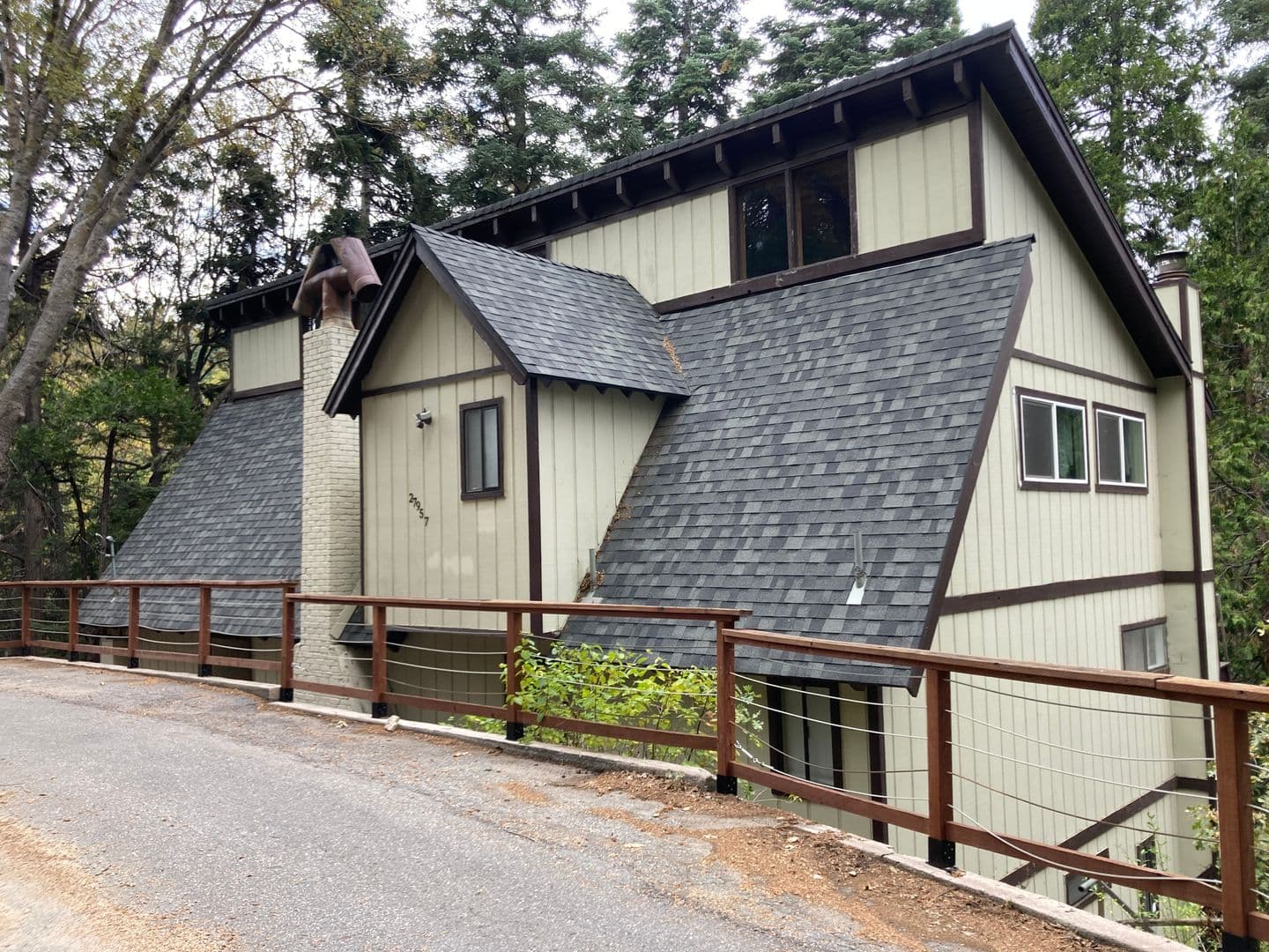 Lake Arrowhead House: 27957 Lakes Edge Rd