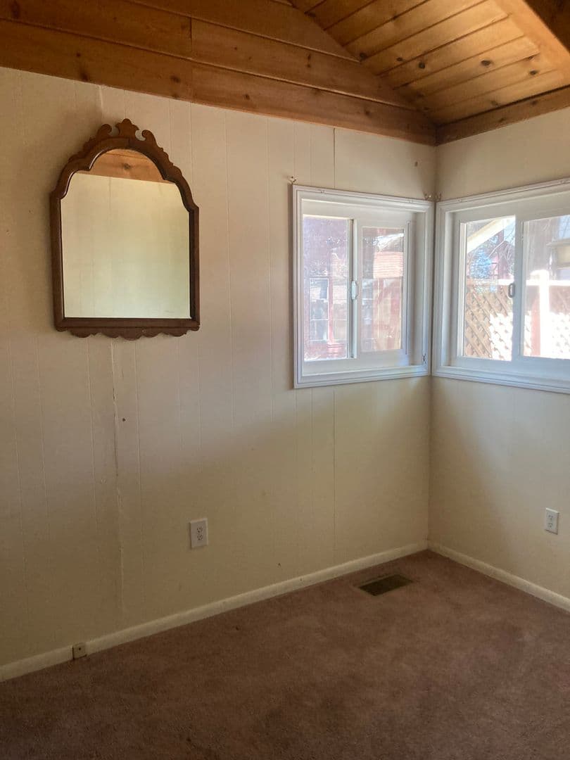 Cedar Glen House: 143 Western Dr