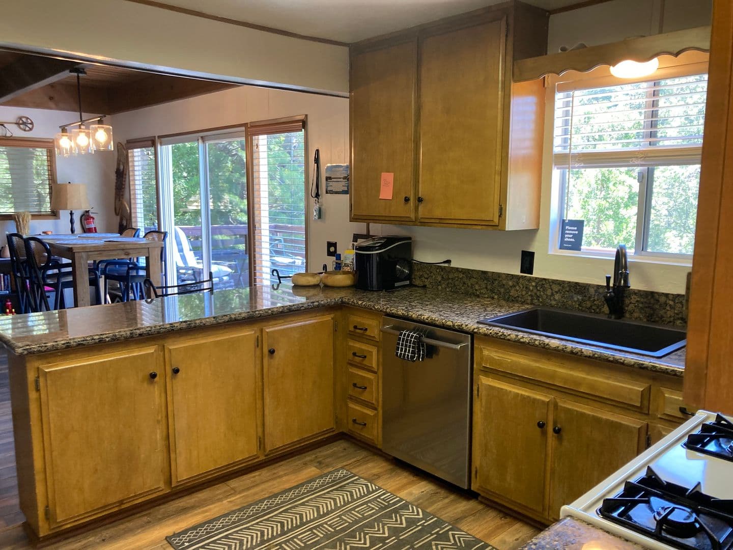 Lake Arrowhead House: 676 Grass Valley Rd