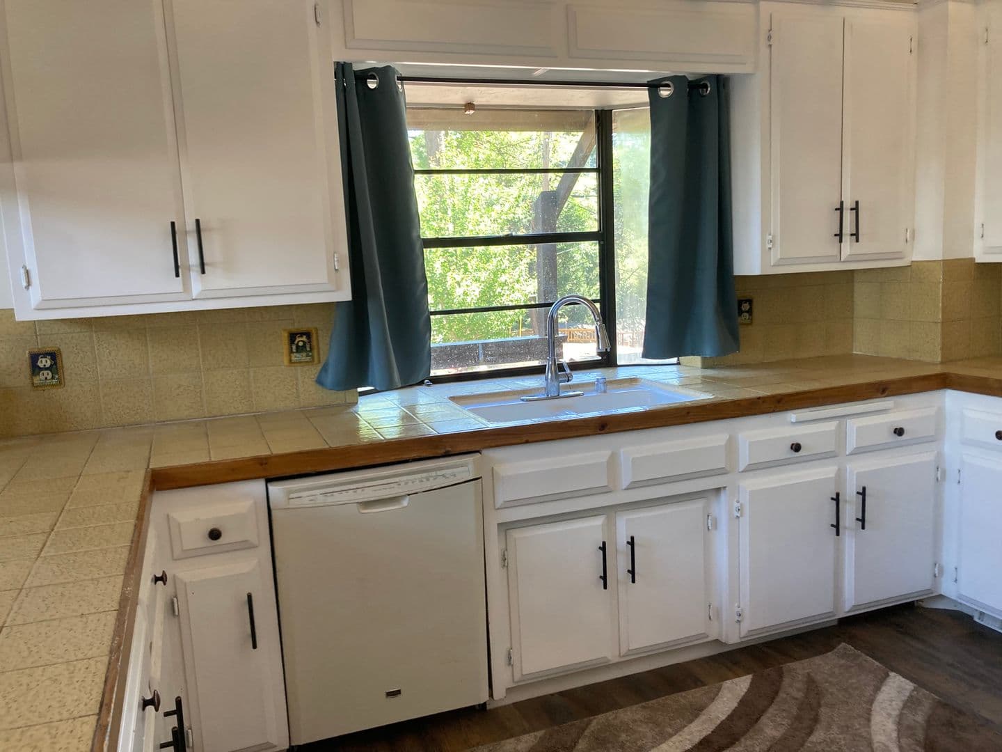 Lake Arrowhead House: 641 Virginia Ct