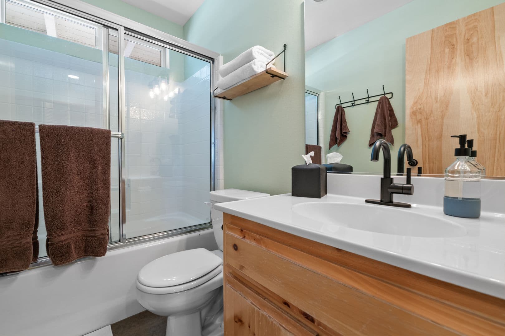 Big Bear Lake House: 43888 Yosemite Dr.