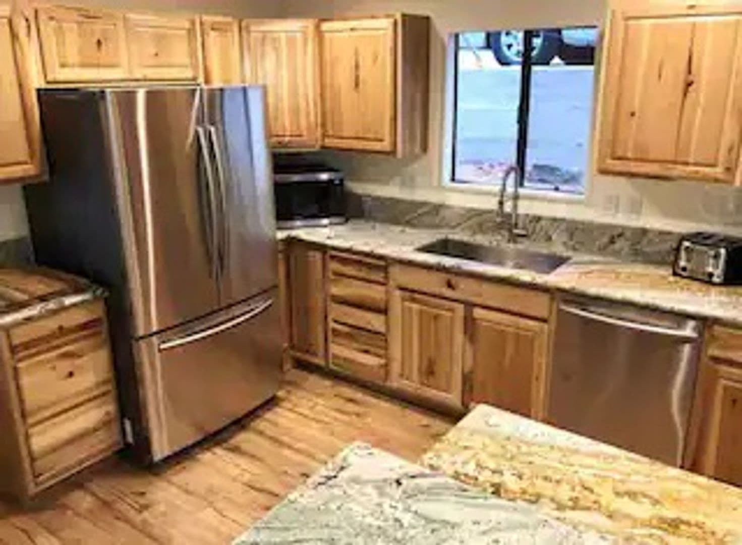 Lake Arrowhead House: 27957 Lakes Edge Rd