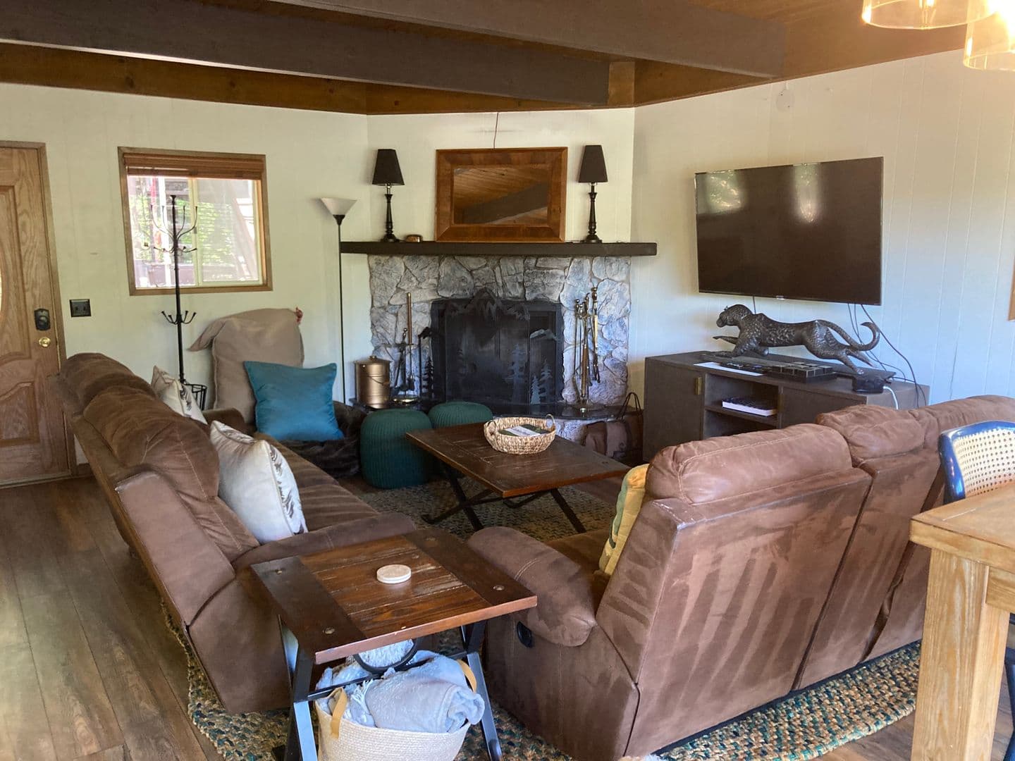 Lake Arrowhead House: 676 Grass Valley Rd