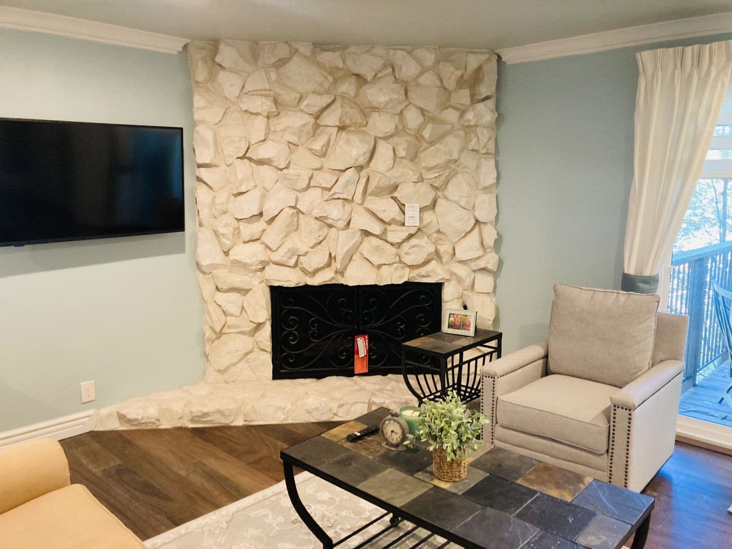 Lake Arrowhead House: 28288 Bern Dr