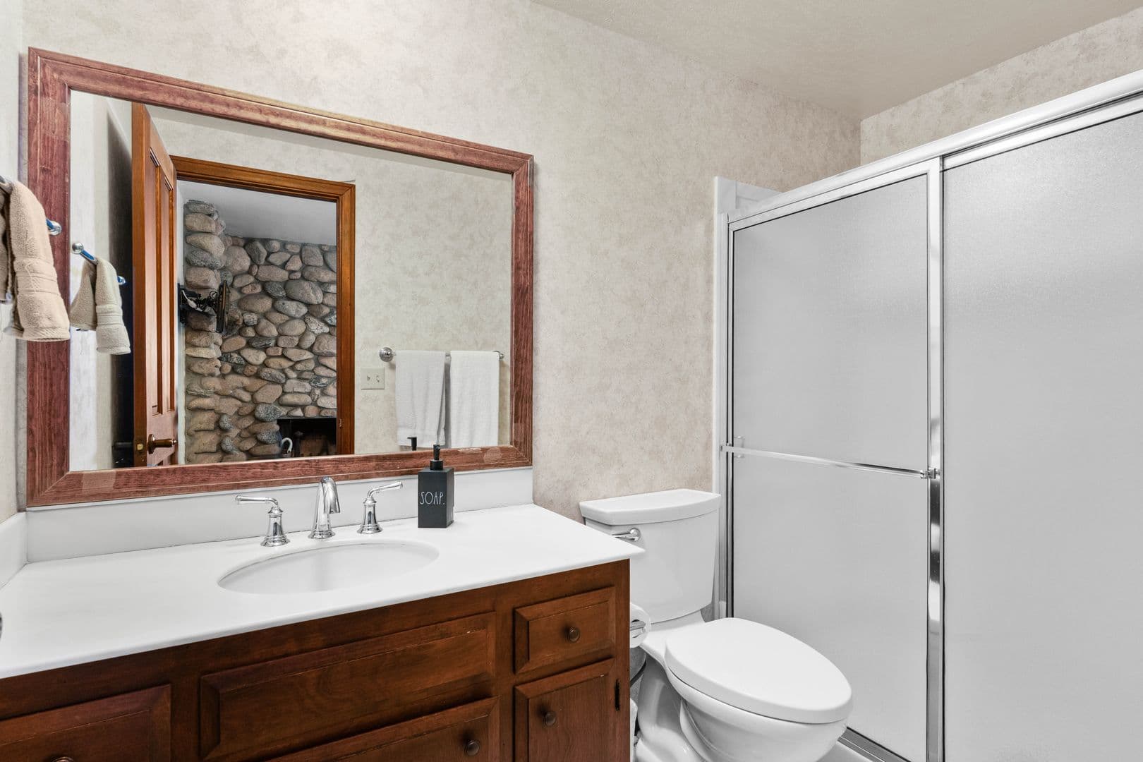 Lake Arrowhead House: 887 Talisman Ln