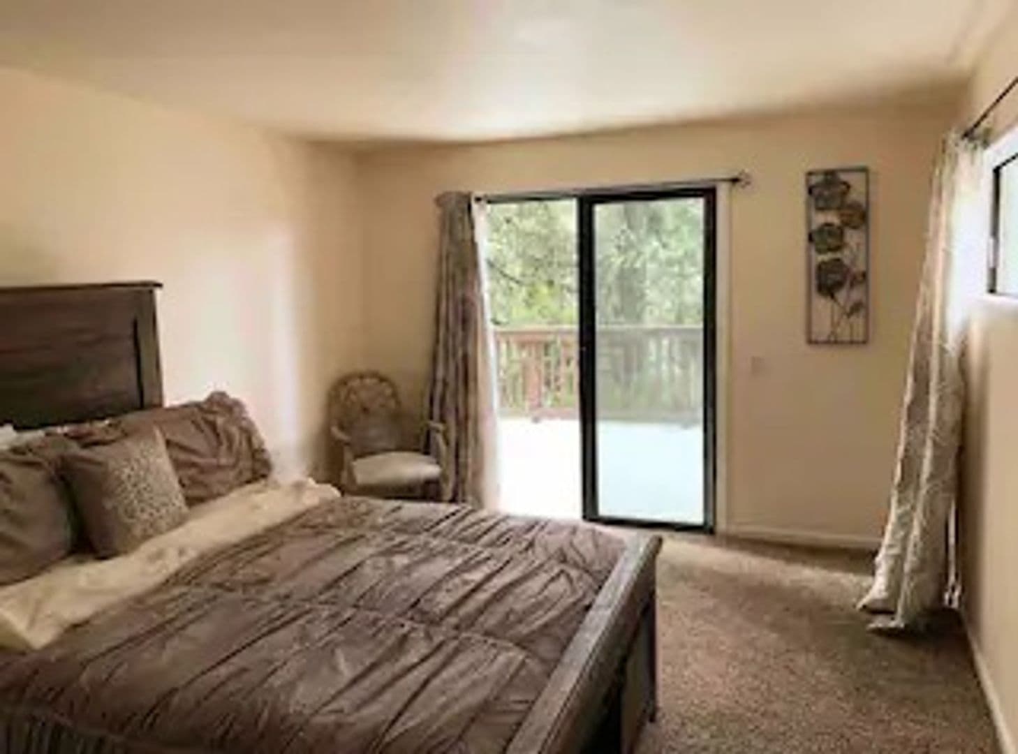 Lake Arrowhead House: 27957 Lakes Edge Rd