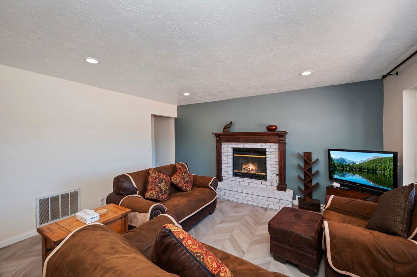 Fawnskin House: 38596 North Shore Drive