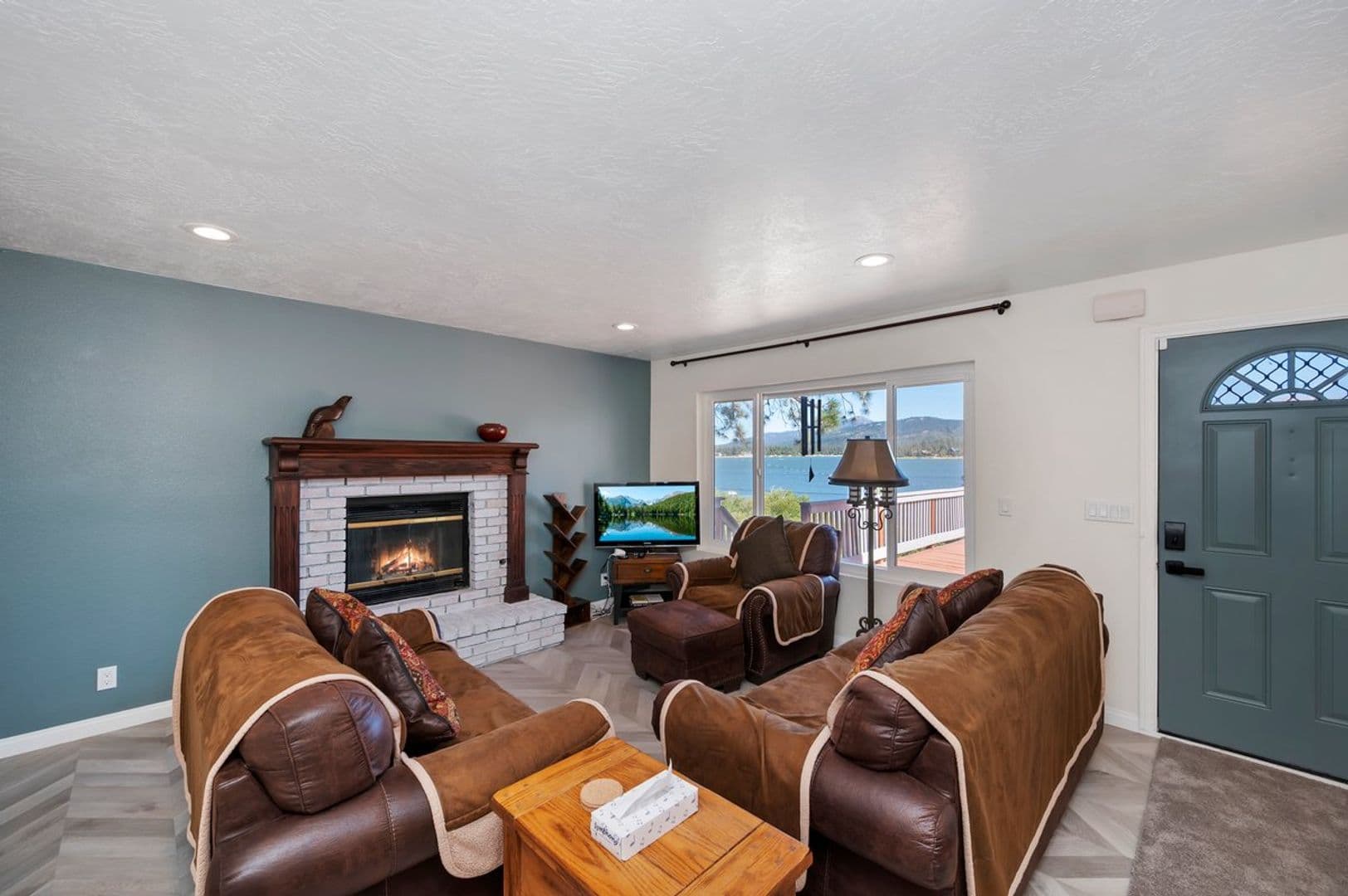 Fawnskin House: 38596 North Shore Drive