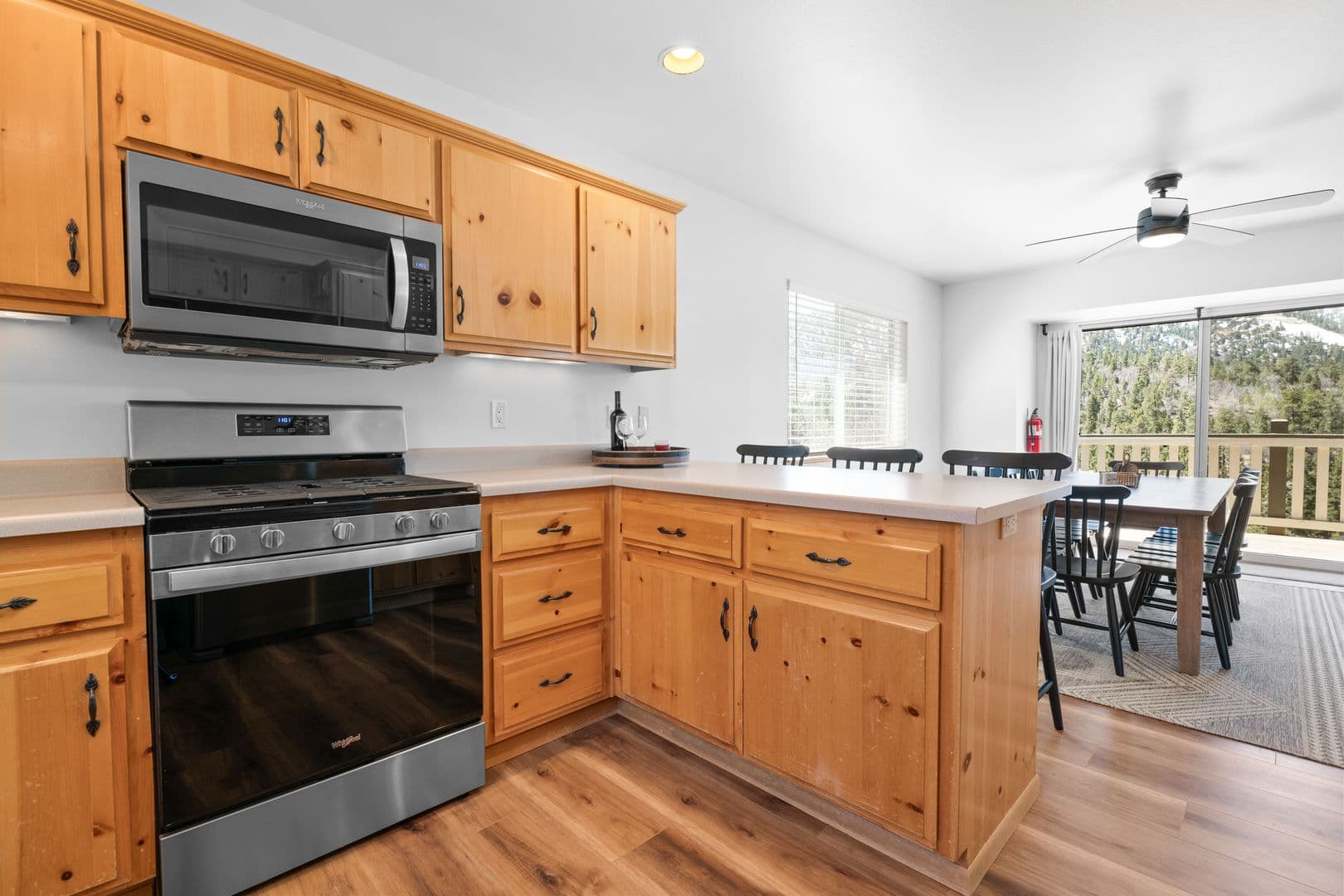 Big Bear Lake House: 43888 Yosemite Dr.