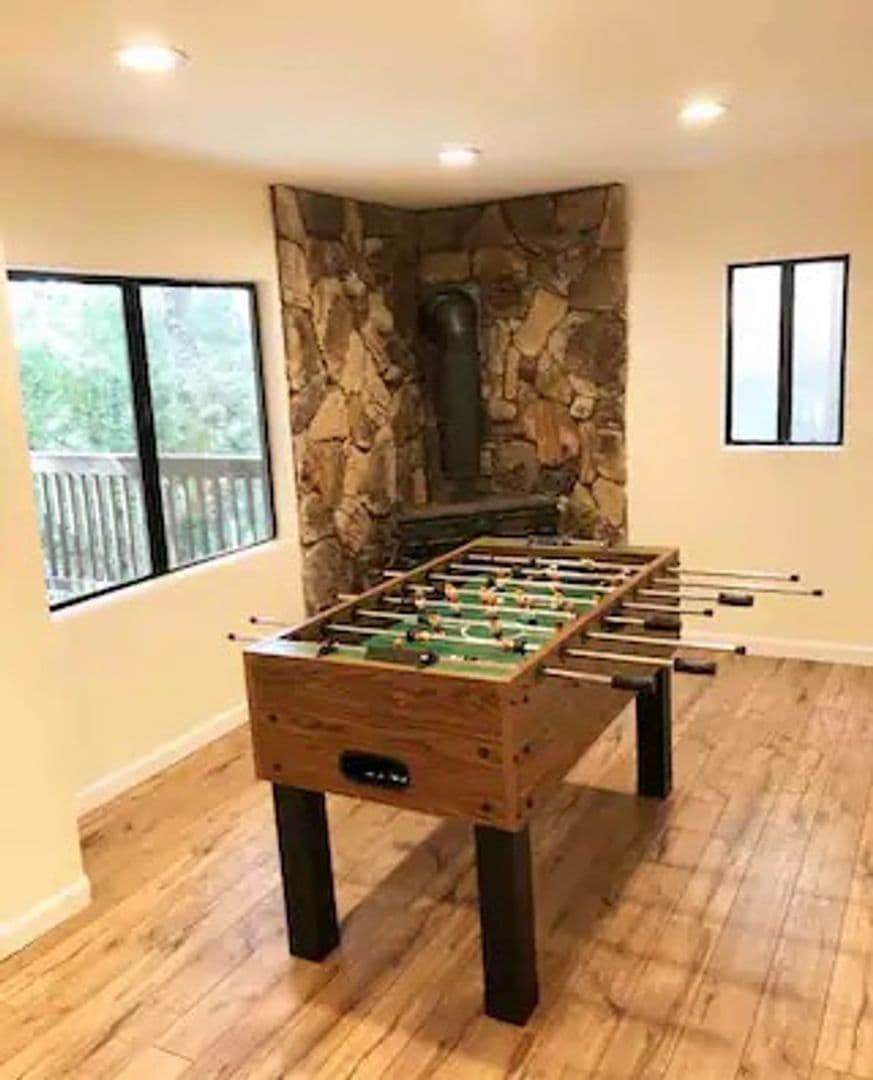 Lake Arrowhead House: 27957 Lakes Edge Rd