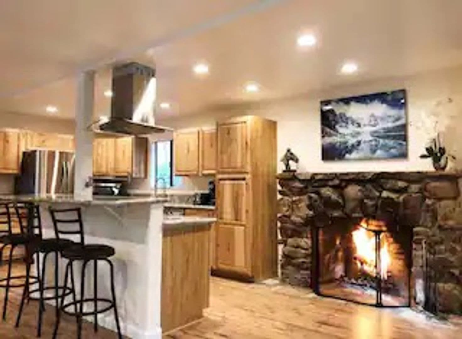 Lake Arrowhead House: 27957 Lakes Edge Rd