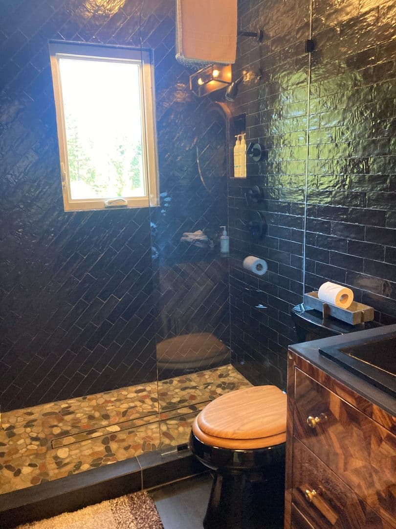 Lake Arrowhead House: 676 Grass Valley Rd