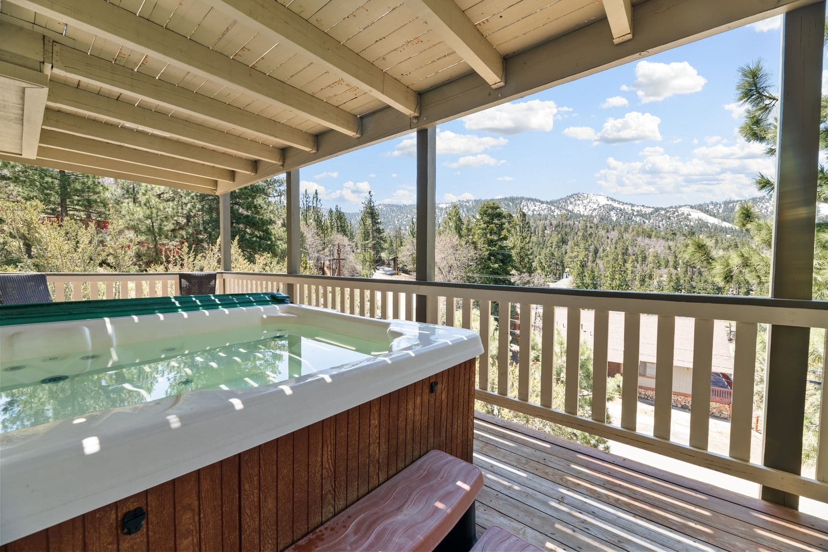 Big Bear Lake House: 43888 Yosemite Dr.