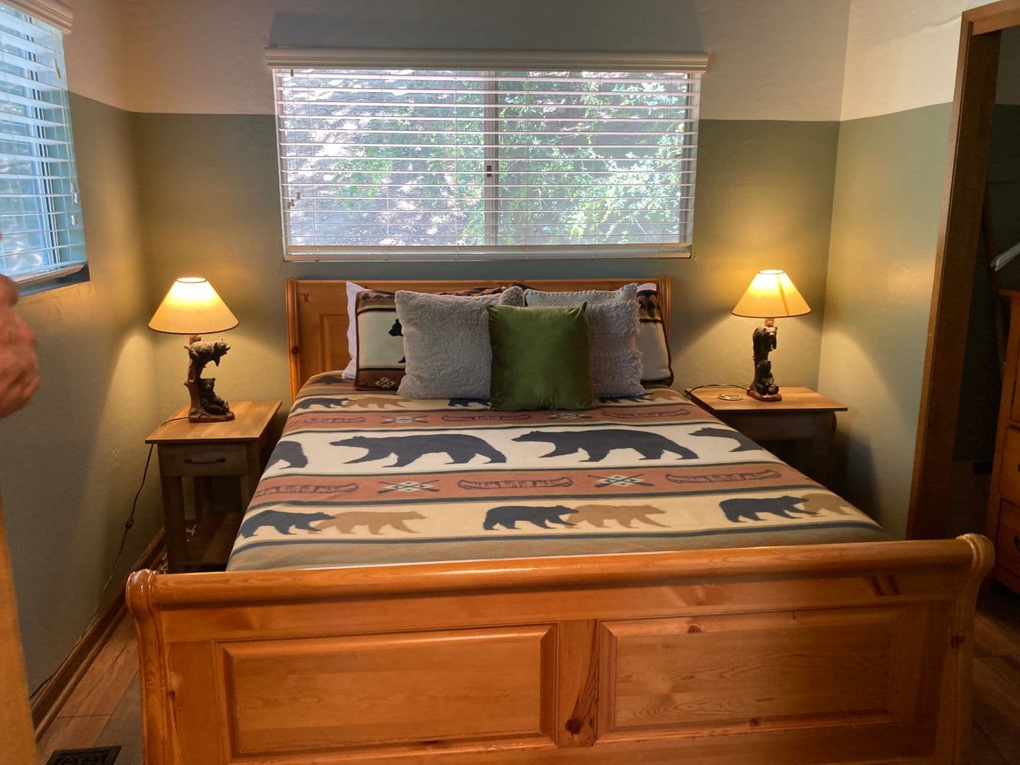 Lake Arrowhead House: 676 Grass Valley Rd