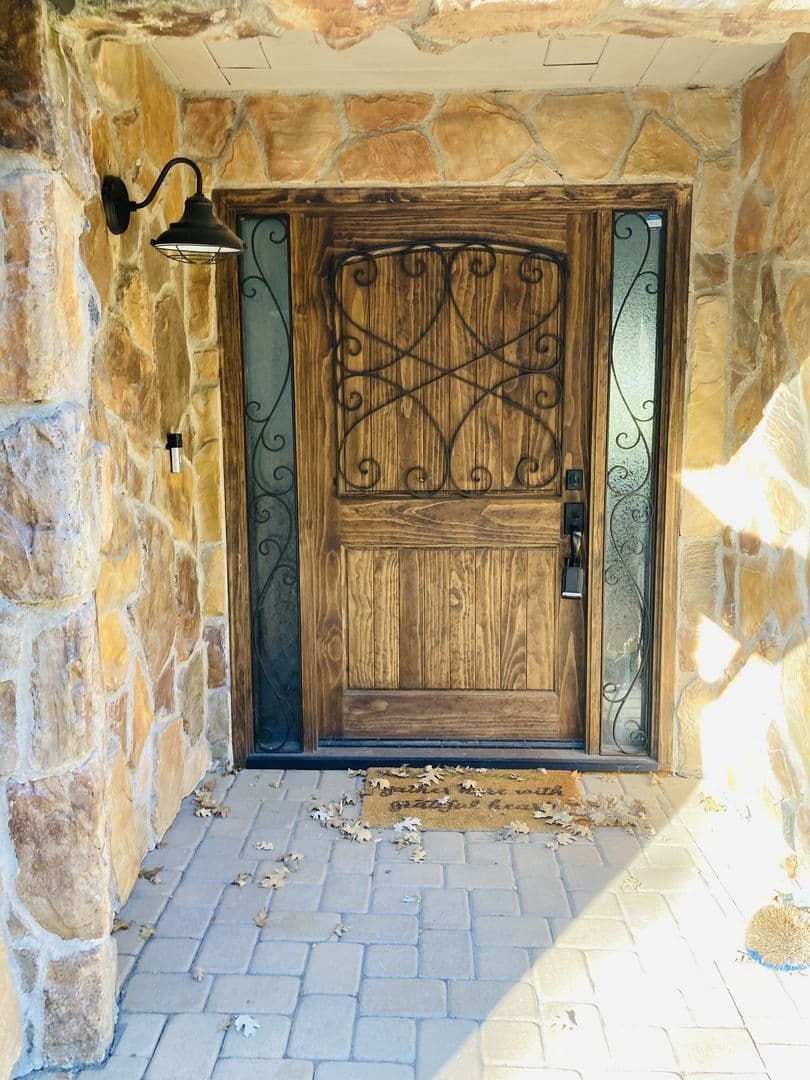 Lake Arrowhead House: 28288 Bern Dr