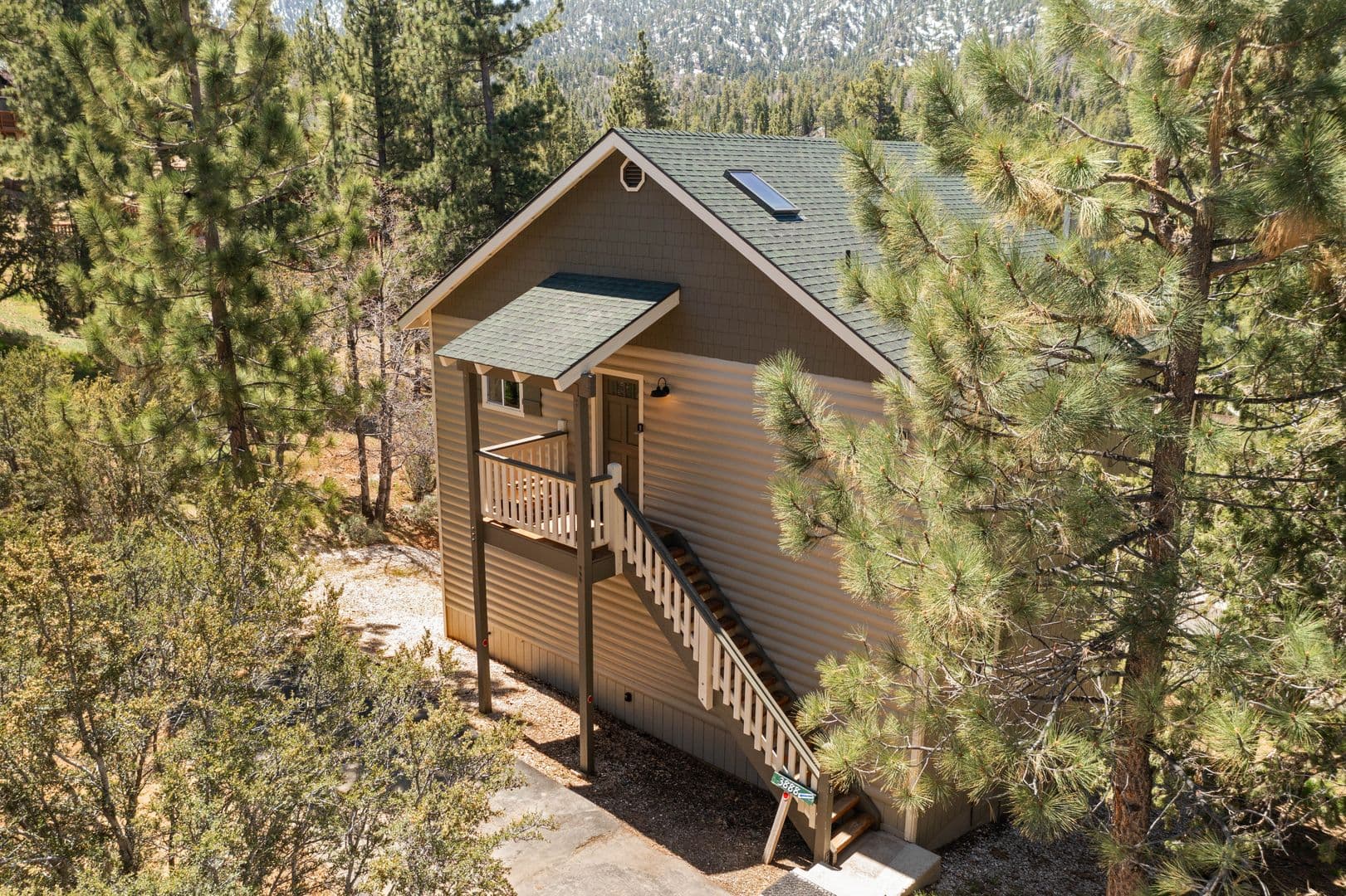 Big Bear Lake House: 43888 Yosemite Dr.