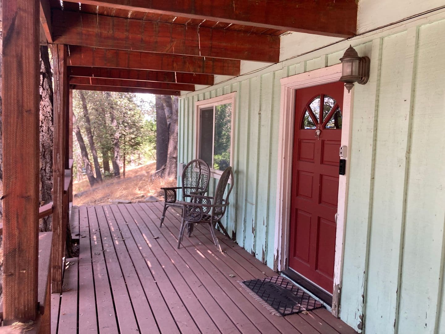 Cedar Glen House: 143 Western Dr