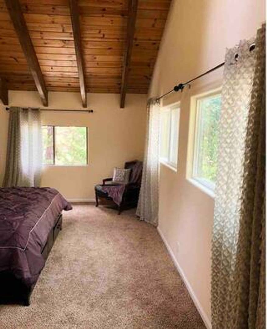 Lake Arrowhead House: 27957 Lakes Edge Rd